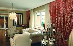 Hotel Business & More